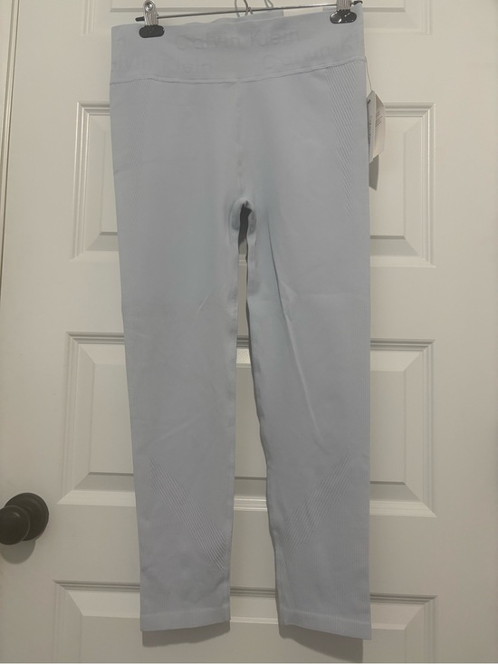 Calvin Klein Pants - NWT Calvin Klein Powder Blue Performance 7/8 Leggings